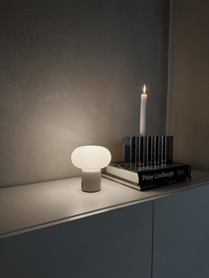 Tischlampe Karl-Johan beige New Works