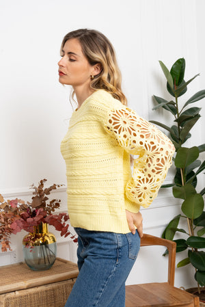 Pullover bestickter Arm gelb