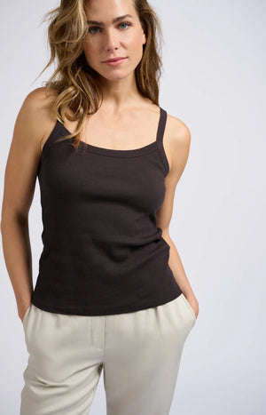 Top gerippt aus Bio-Baumwolle in normaler Passform licorice black YAYA