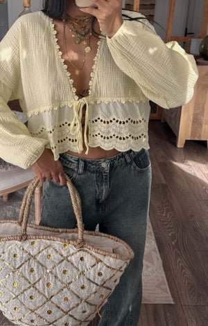 Bluse hellgelb mit Stickerei