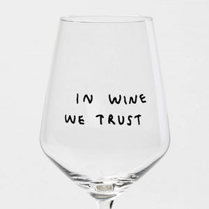 Weinglas "In wine we trust" by Johanna Schwarzer × selekkt