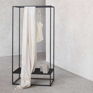 Grid Coat Stand Garderobe schwarz Kristina Dam Studio